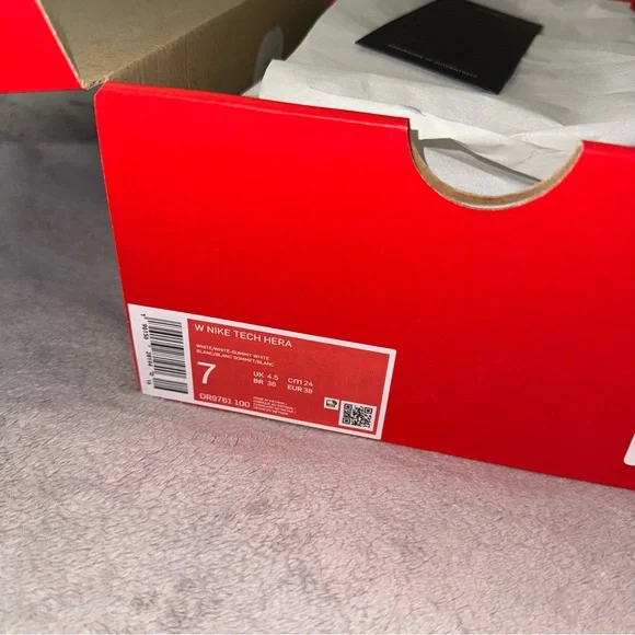 2023 Nike Women’s Tech Hera 'Photon Dust White' Cream Sneakers - Picture 11 of 15